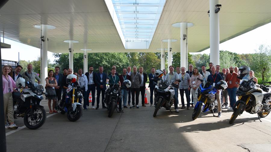 BMW Group Belux fait don de 6 motos