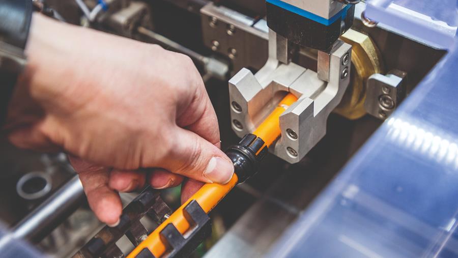 Voorkom elektromagnetische storingen met EMC-componenten