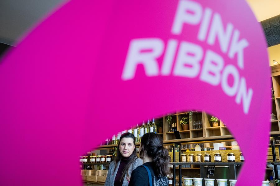 Bpost lance un timbre-poste "Pink Ribbon" pour financer la lutte contre le cancer du sein