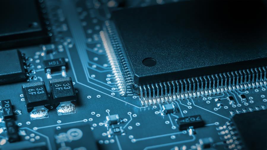 Pénurie critique de micro-puces menace la production automobile